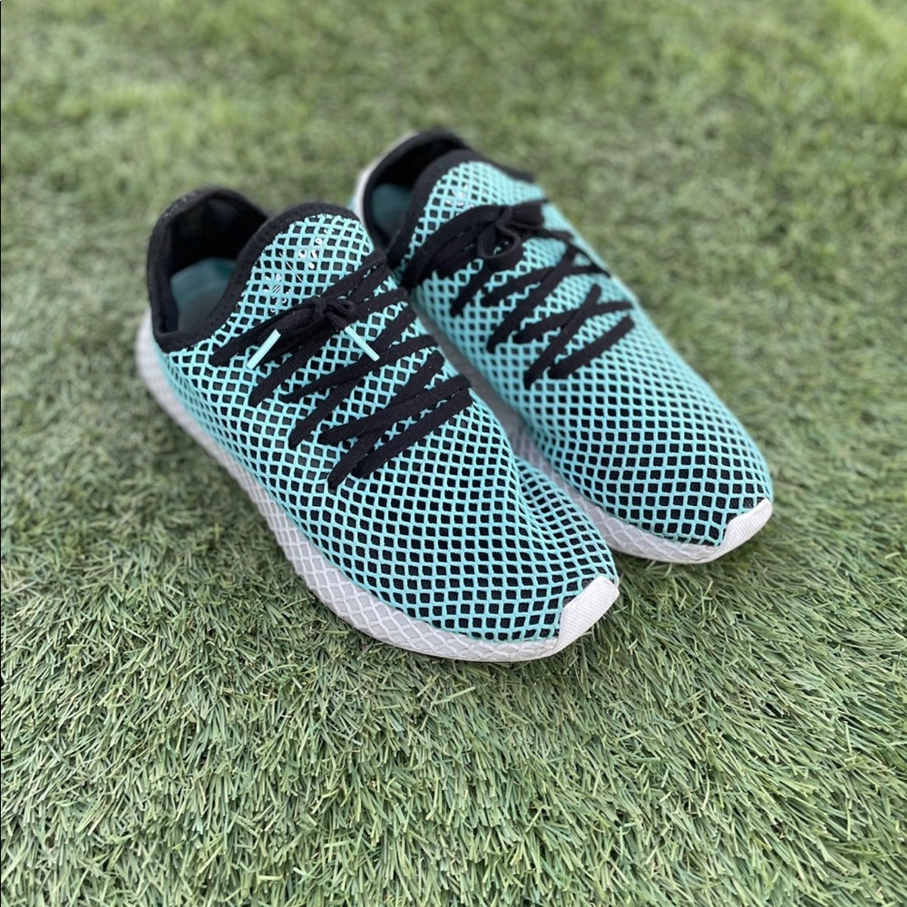 🎄Adidas X Parley  Deerupt Runner “Core Black” Preowned (Mens Size:12)